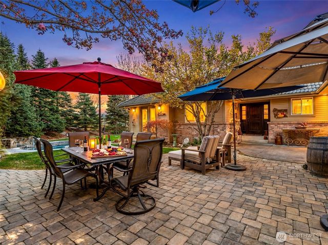 810 Briarwood Drive, East Wenatchee, WA 98802