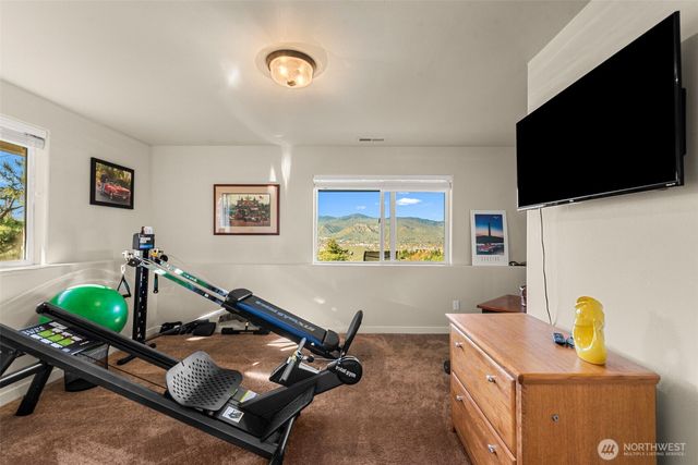 810 Briarwood Drive, East Wenatchee, WA 98802