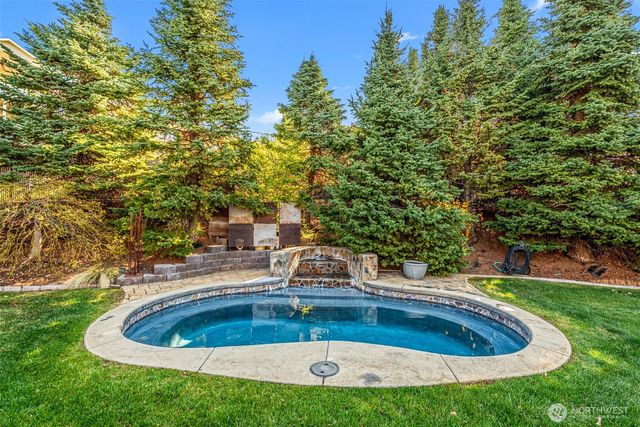 810 Briarwood Drive, East Wenatchee, WA 98802