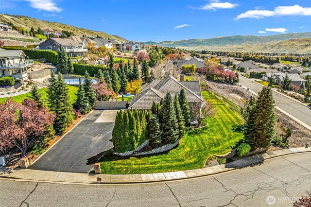 810 Briarwood Drive, East Wenatchee, WA 98802