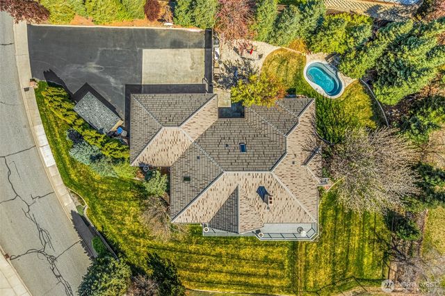 810 Briarwood Drive, East Wenatchee, WA 98802