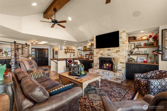 810 Briarwood Drive, East Wenatchee, WA 98802