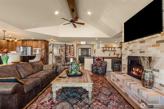 810 Briarwood Drive, East Wenatchee, WA 98802