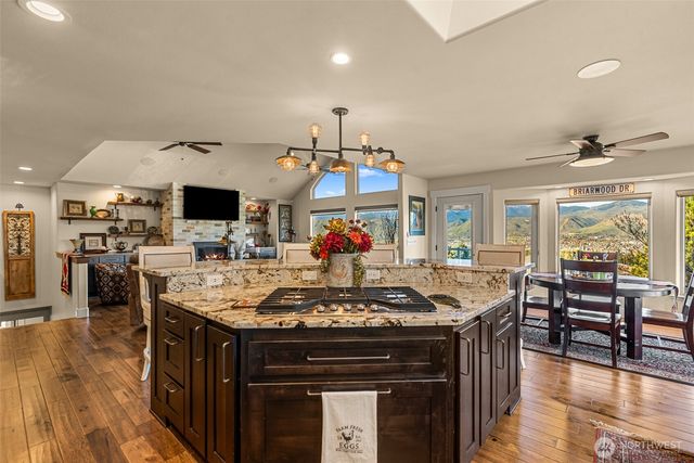 810 Briarwood Drive, East Wenatchee, WA 98802