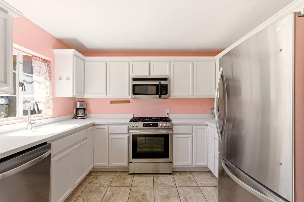 Image 15 of property listing at 3428 Anderson Avenue SE, Albuquerque, NM 87106