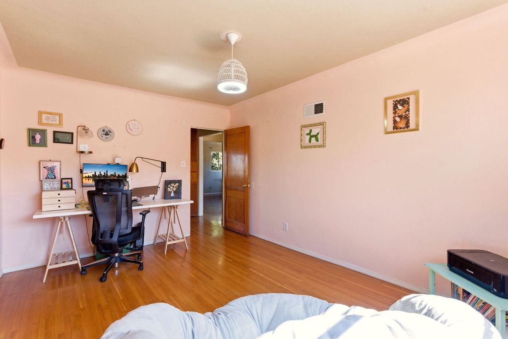 Image 21 of property listing at 3428 Anderson Avenue SE, Albuquerque, NM 87106