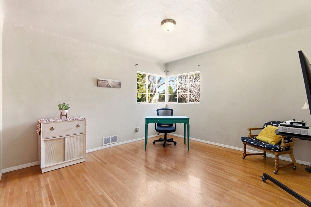 Image 24 of property listing at 3428 Anderson Avenue SE, Albuquerque, NM 87106