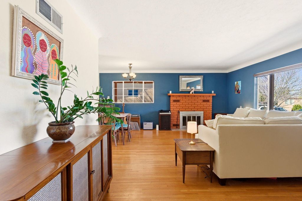 Image 8 of property listing at 3428 Anderson Avenue SE, Albuquerque, NM 87106