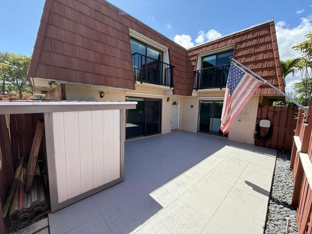 1420 Augusta Circle 125, Delray Beach, FL 33445