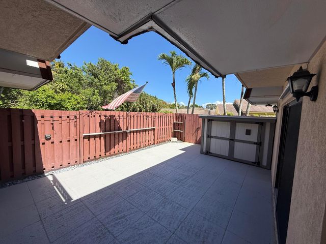 1420 Augusta Circle 125, Delray Beach, FL 33445