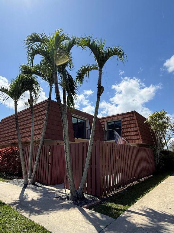 1420 Augusta Circle 125, Delray Beach, FL 33445