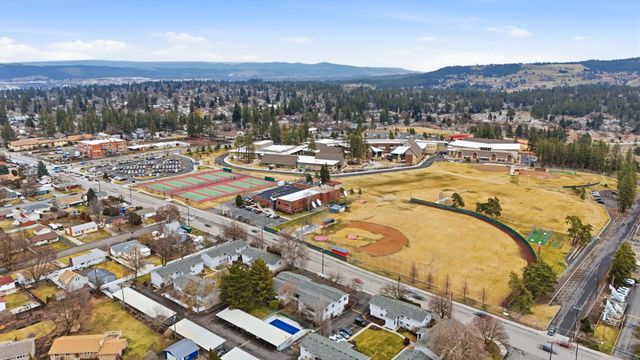 4000 S REGAL St, Spokane, WA 99223