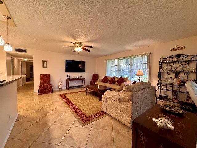 1252 Club Drive W D, Delray Beach, FL 33445