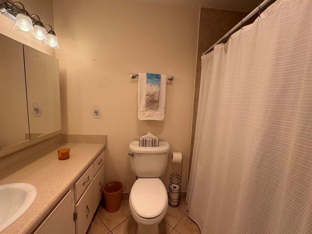 1252 Club Drive W D, Delray Beach, FL 33445