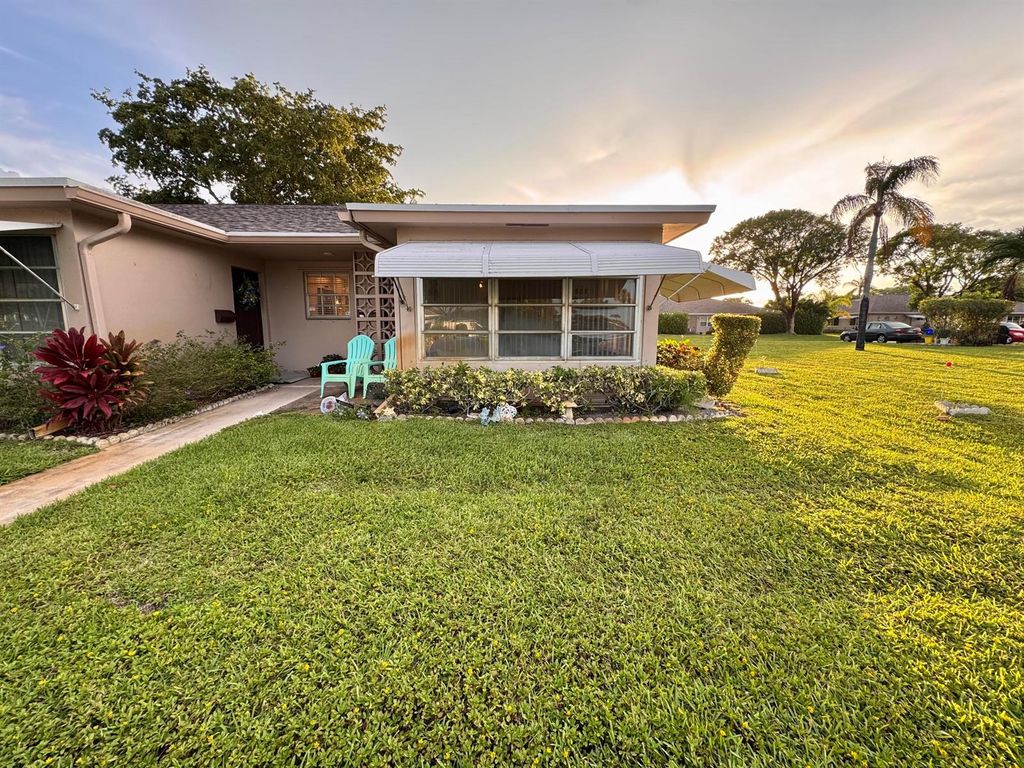 1252 Club Drive W D, Delray Beach, FL 33445