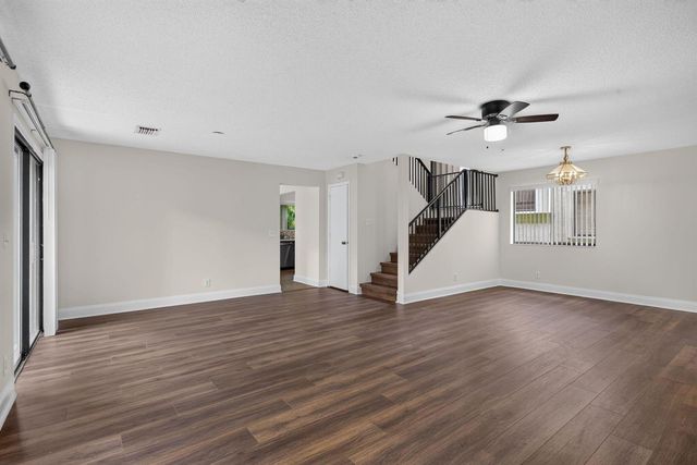 587 NW 38th Avenue, Deerfield Beach, FL 33442
