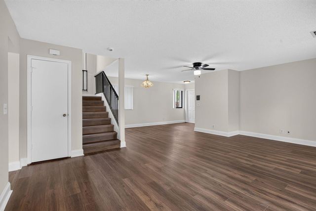 587 NW 38th Avenue, Deerfield Beach, FL 33442