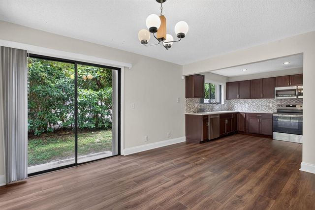 587 NW 38th Avenue, Deerfield Beach, FL 33442