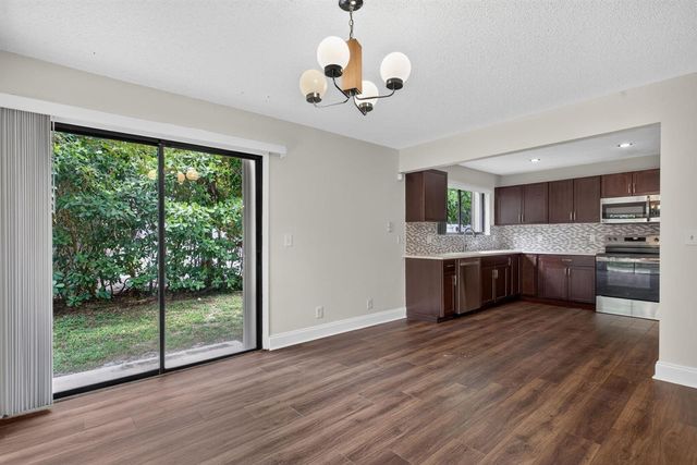 587 NW 38th Avenue, Deerfield Beach, FL 33442