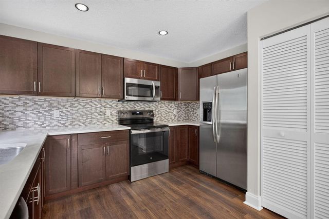 587 NW 38th Avenue, Deerfield Beach, FL 33442