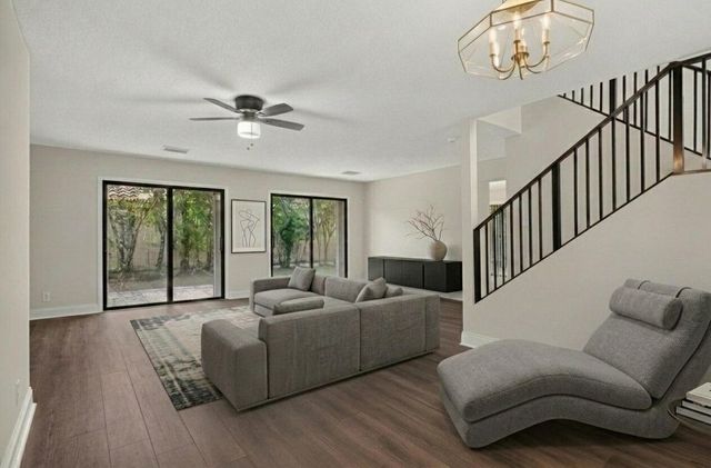 587 NW 38th Avenue, Deerfield Beach, FL 33442