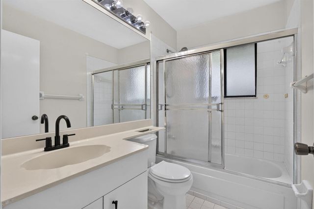 587 NW 38th Avenue, Deerfield Beach, FL 33442