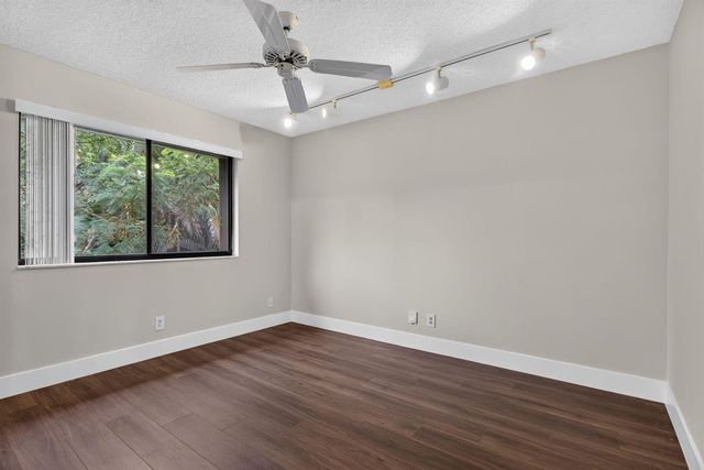 587 NW 38th Avenue, Deerfield Beach, FL 33442