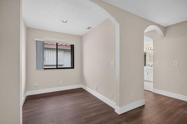 587 NW 38th Avenue, Deerfield Beach, FL 33442