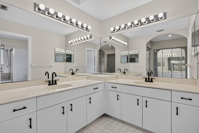 587 NW 38th Avenue, Deerfield Beach, FL 33442