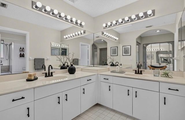 587 NW 38th Avenue, Deerfield Beach, FL 33442