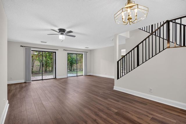 587 NW 38th Avenue, Deerfield Beach, FL 33442