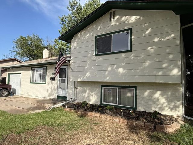 122 Deauville Lane, Pueblo, CO 81005