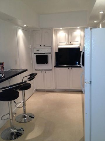 3901 S Ocean Drive 8C, Hollywood, FL 33019