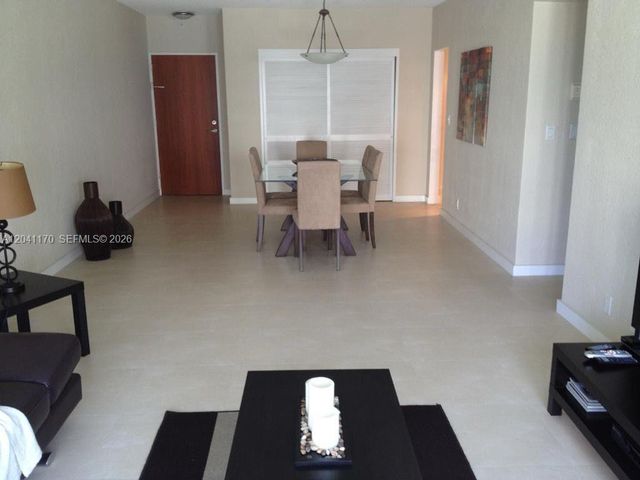 3901 S Ocean Drive 8C, Hollywood, FL 33019