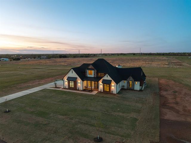 9214 S Cimarron Road, Mustang, OK 73064