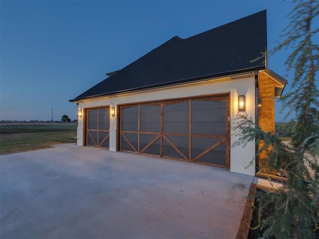 9214 S Cimarron Road, Mustang, OK 73064