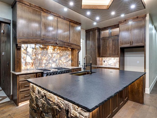 9214 S Cimarron Road, Mustang, OK 73064