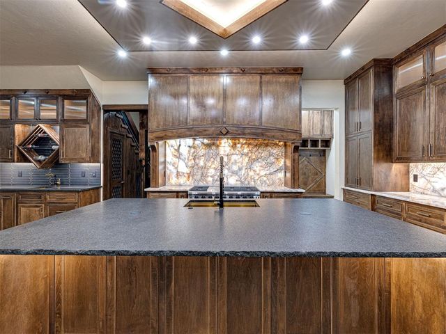 9214 S Cimarron Road, Mustang, OK 73064