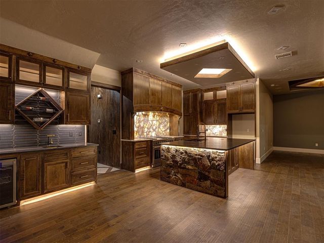 9214 S Cimarron Road, Mustang, OK 73064