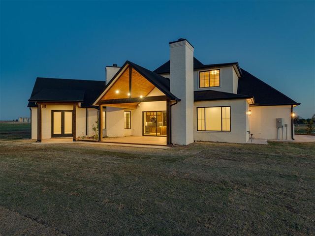 9214 S Cimarron Road, Mustang, OK 73064
