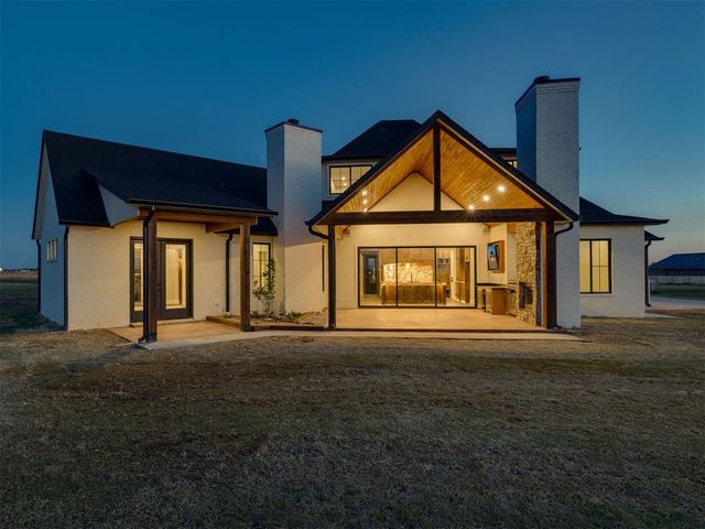 9214 S Cimarron Road, Mustang, OK 73064