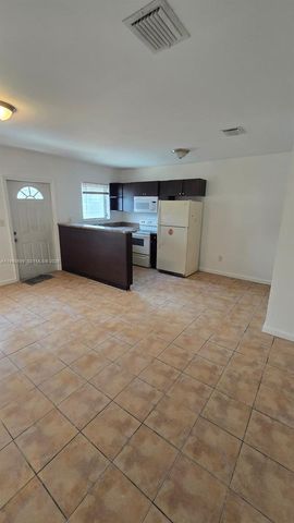 16131 NE 19th Pl 3, North Miami Beach, FL 33162