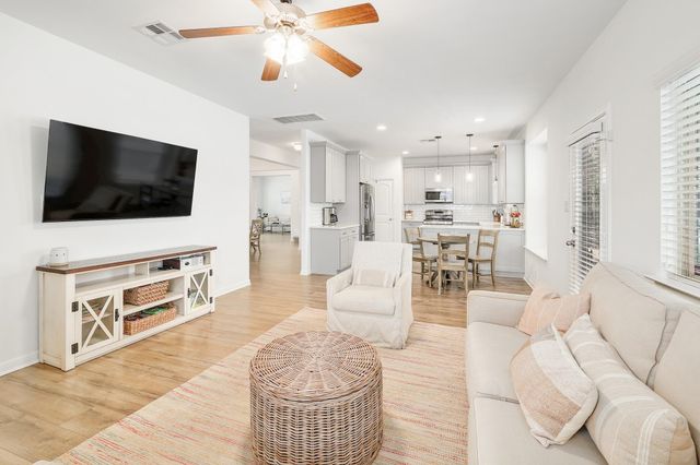 300 Grosseto LN, Georgetown, TX 78628