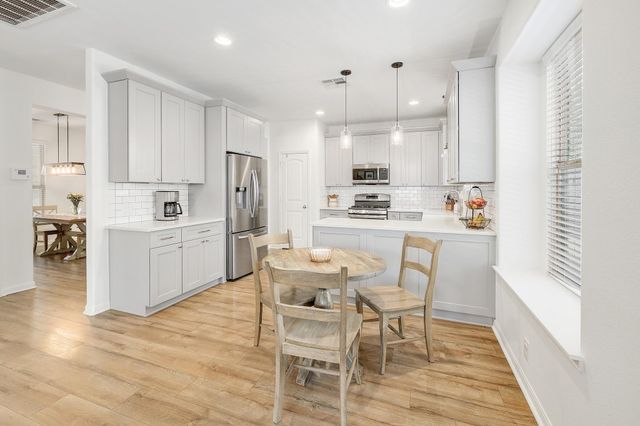 300 Grosseto LN, Georgetown, TX 78628