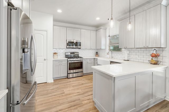 300 Grosseto LN, Georgetown, TX 78628