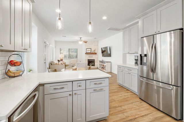 300 Grosseto LN, Georgetown, TX 78628