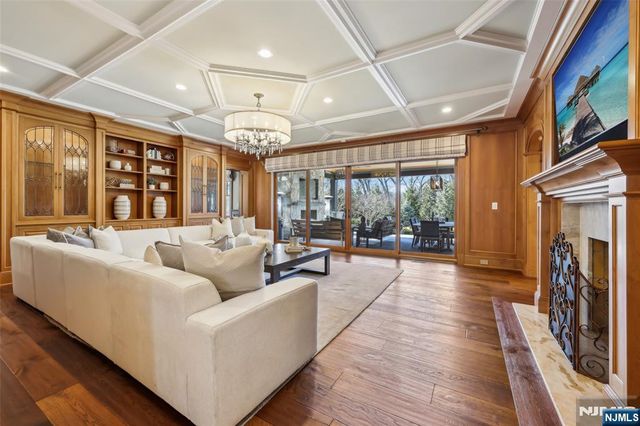 210 Heights Road, Ridgewood, NJ 07450