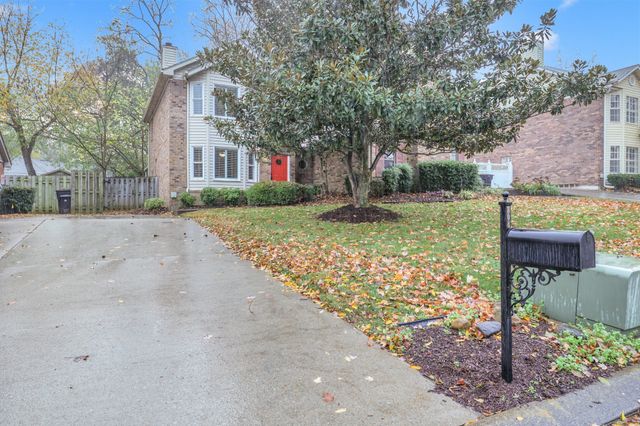 304 Hillside Ct, Murfreesboro, TN 37130