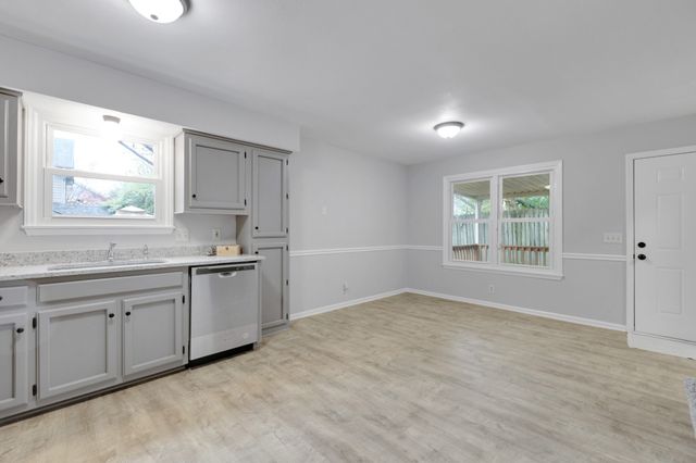 304 Hillside Ct, Murfreesboro, TN 37130
