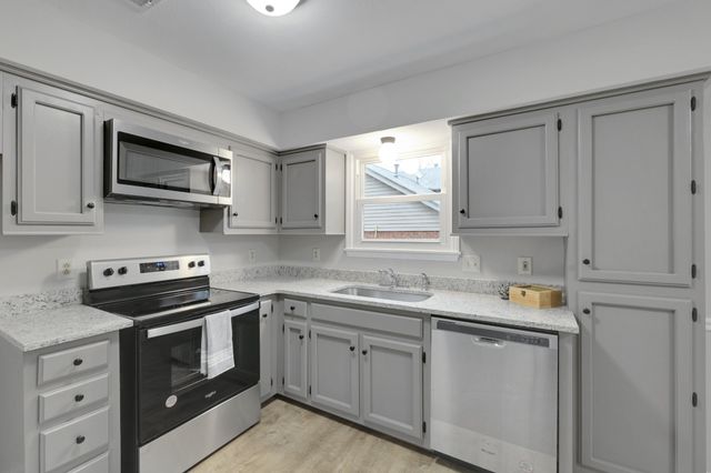 304 Hillside Ct, Murfreesboro, TN 37130